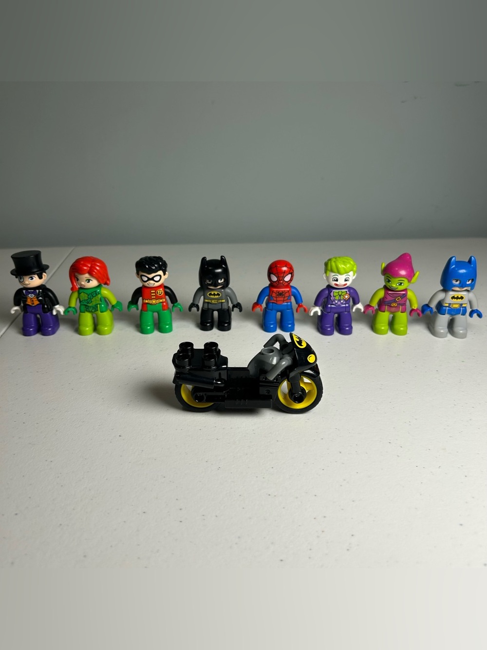 LEGO Duplo Superhero Figure Bundle Batman Robin & Friends Bat Motorcycle Lot
